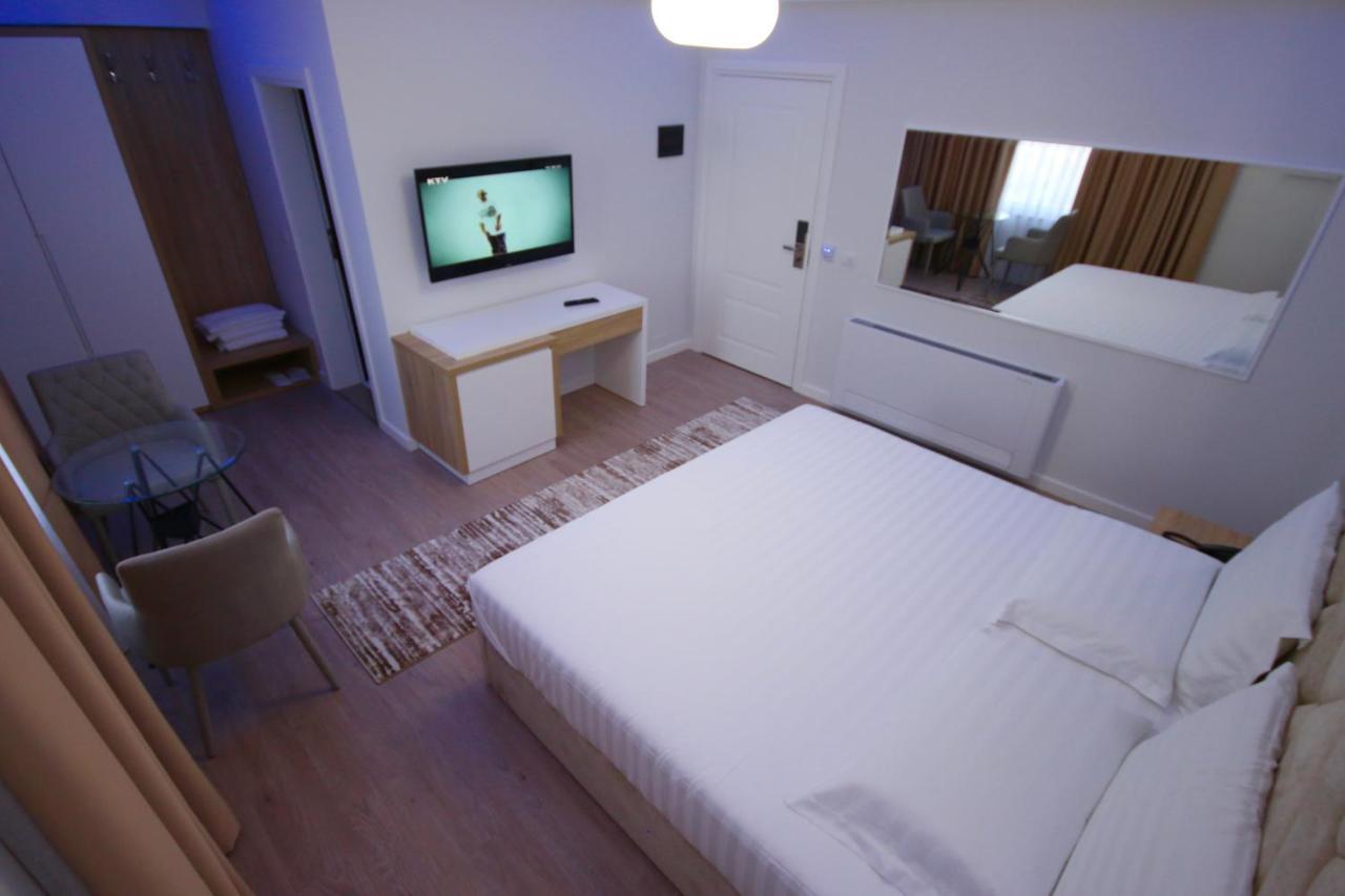 Eljos Hotel Fushe-Kruje Екстериор снимка
