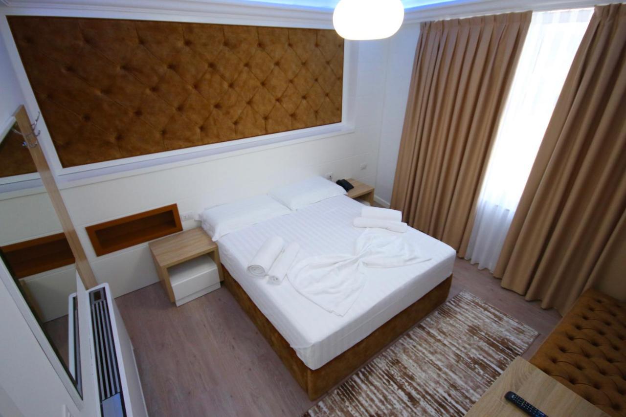 Eljos Hotel Fushe-Kruje Екстериор снимка
